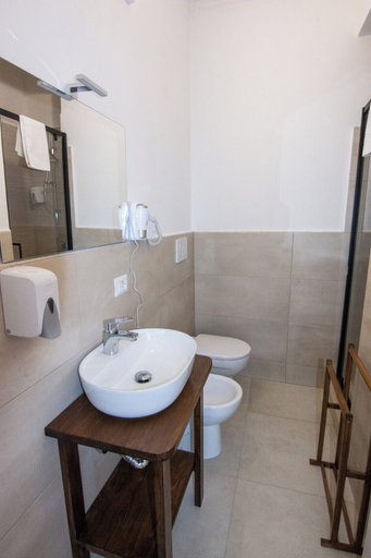 Bathroom 4, Dimora Lupo LifeStyle B&B, Catania