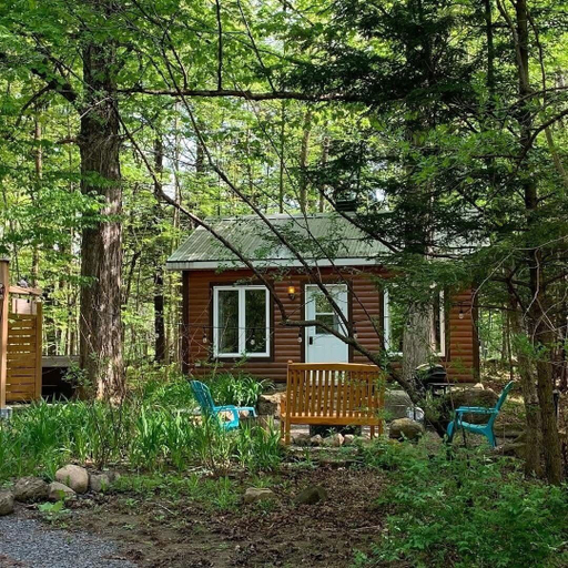Exterior 4, Le repère de la frontière, Les Jardins-de-Napierville