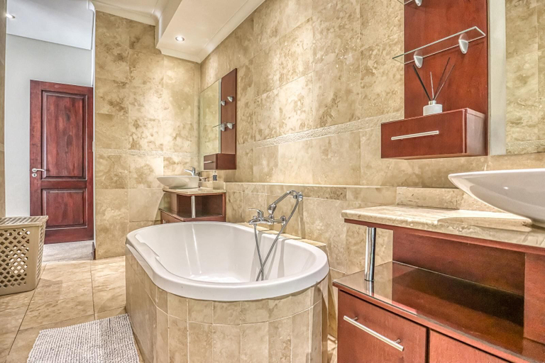 Bathroom 4, Executive 4-Bedroom Home, City of Johannesburg