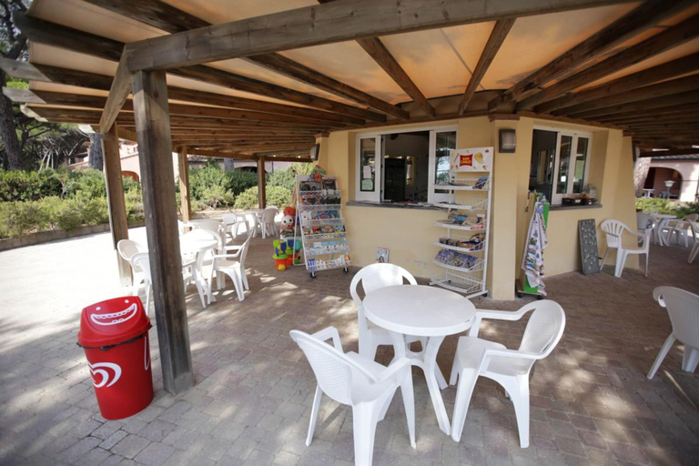 Room 3, Residence I Tusci 5p Half Board, Grosseto