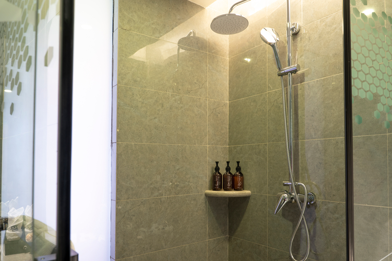 Bathroom 3, GreenTree Eastern Chongqing Yangjiaping Pedestrian Street Mixc Hotel, Chongqing