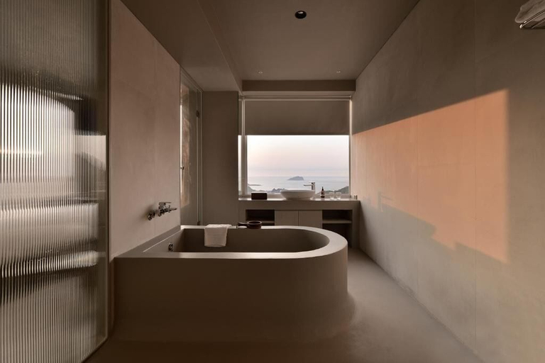 Bathroom 3, Daybreak, New Taipei City