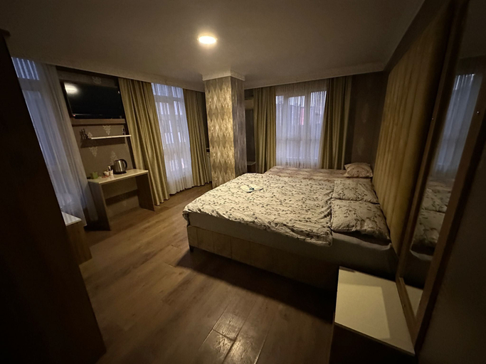 Bedroom 2, Camellia Suit Hotel, Bakırköy