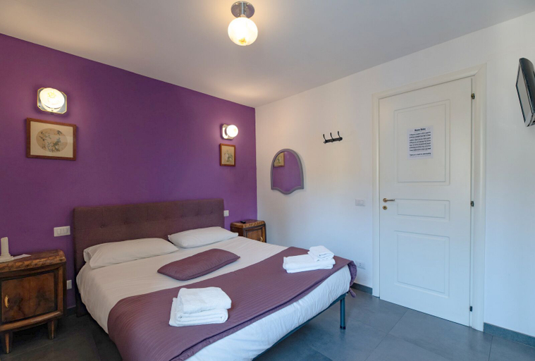 Bedroom 4, mimi terrace, Napoli