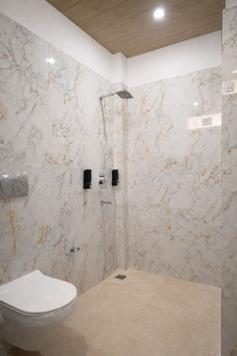 Bathroom 2, Moon and Root, Garhwal