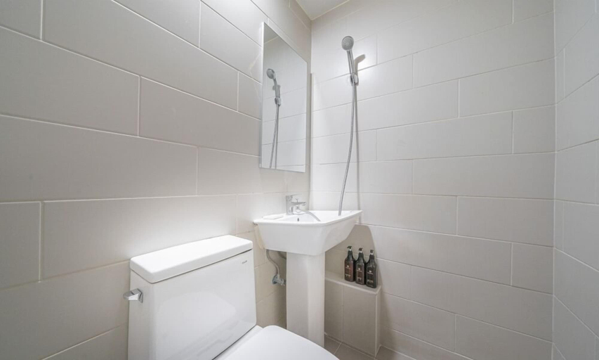 Bathroom 4, Hotel Nine, Gunpo