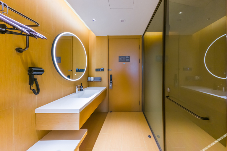Bathroom 4, Ji Hotel Lianyungang Municipal Party Committee Square, Lianyungang