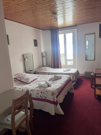 Bedroom 4, Hotel du Centre, Isère