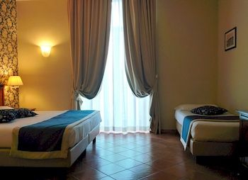 Others 3, Hotel Nuvò, Napoli