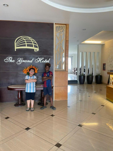 Others 5, The Grand Hotel, Từ Sơn