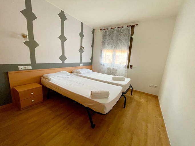 Bedroom 2, Apartamentos Pantebre 3000, Pyrénées-Orientales