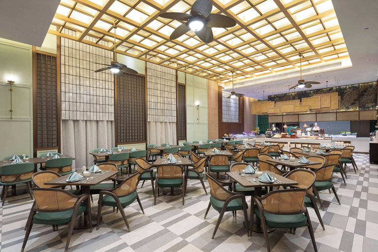 Food & Drinks 5, Days Hotel by Wyndham Beihai Haicheng, Beihai