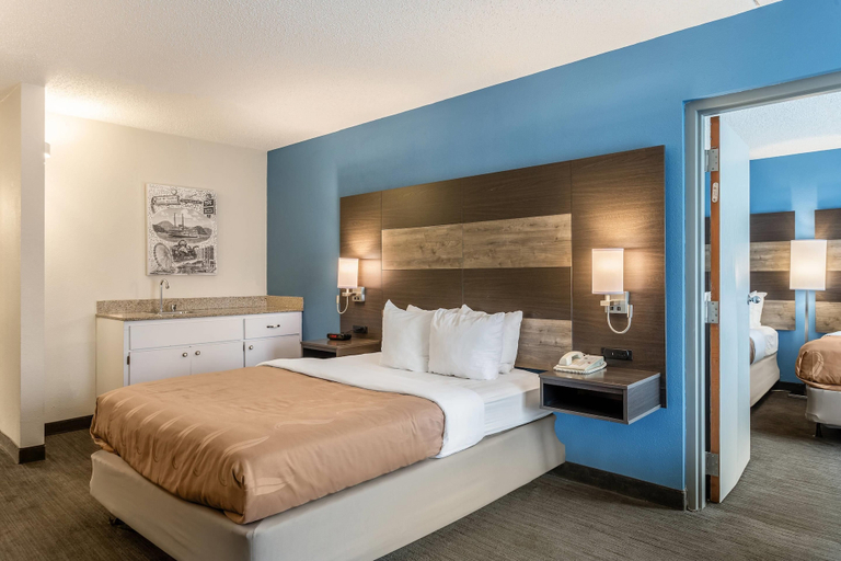 Bedroom 4, Quality Inn Branson On the Strip, Taney