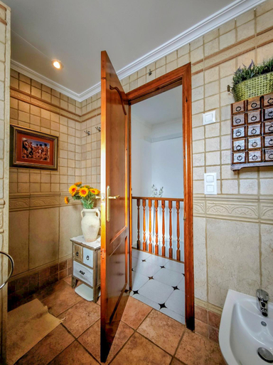 Bathroom 4, 980, Alicante