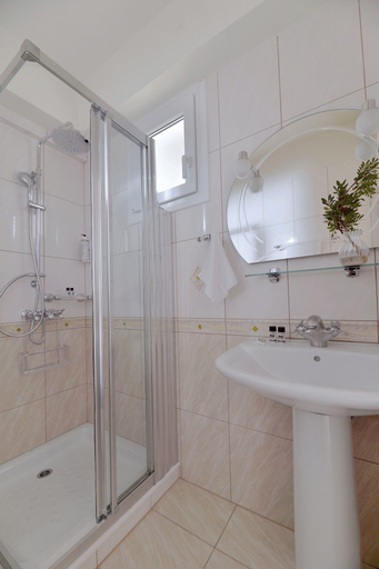 Bathroom 4, Ilia Mare, Central Greece