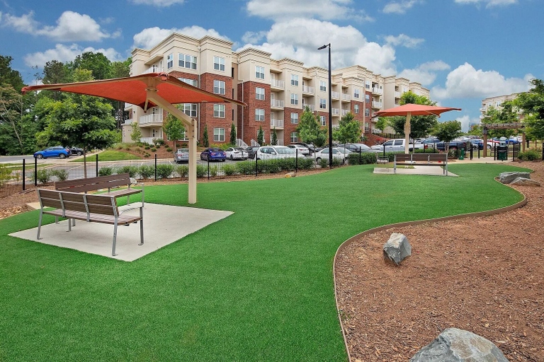 Property grounds, Landing Apartments Near Autumnwood, Mecklenburg