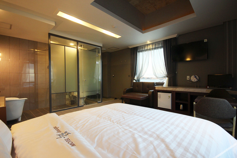 Bedroom 2, Uljin Neulbom Boutique, Uljin