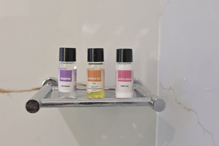 Bathroom amenities 4, De Luxor, Bangalore