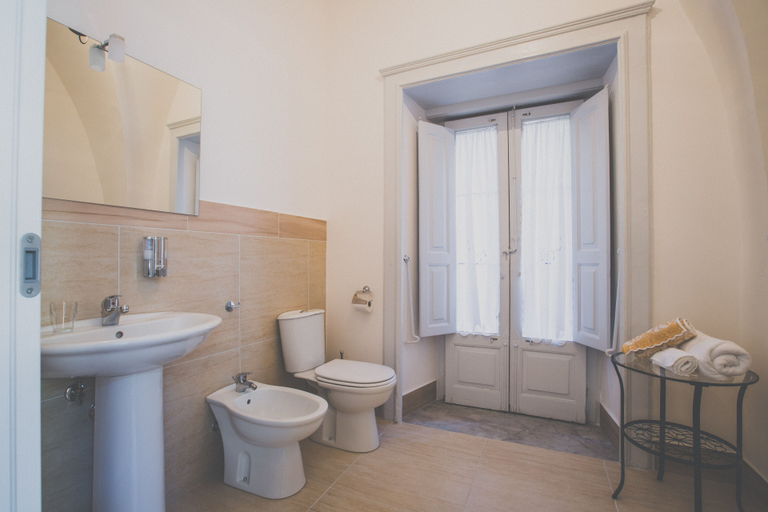 Bathroom 5, Palazzo Speciale B&B, Catania