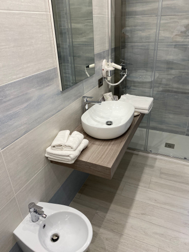 Bathroom 4, Toledo Relax, Napoli
