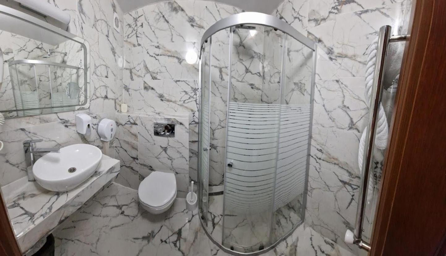 Bathroom, Goryanyn, Mizhhirs'kyi