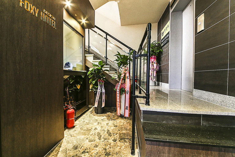 Others 4, Nampo Foxy Hotel, Jung