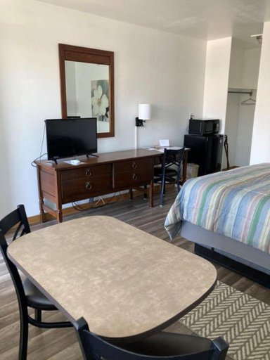 Bedroom 4, The John Day Motel, Grant