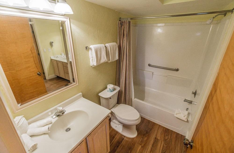 Bathroom 3, Lehigh Resort Club, Lee