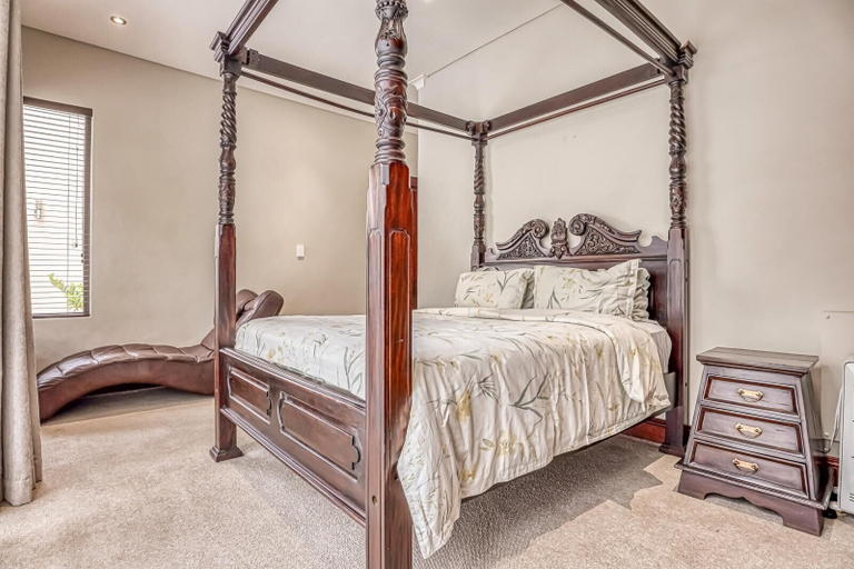 Room 5, Executive 4-Bedroom Home, City of Johannesburg
