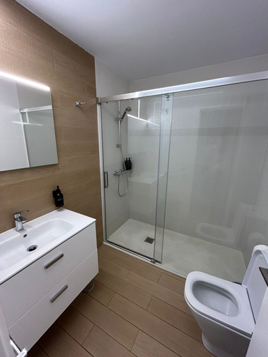 Bathroom 4, Casa Letran GuestHouse, Málaga