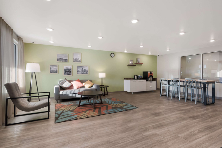 Public Area, WoodSpring Suites Phoenix-Deer Valley, Maricopa