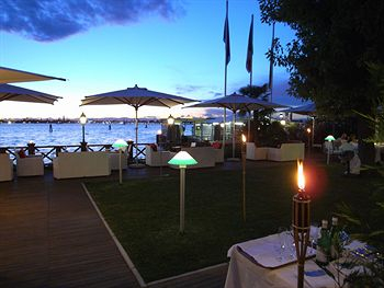 Others 4, Villa Laguna, Venezia