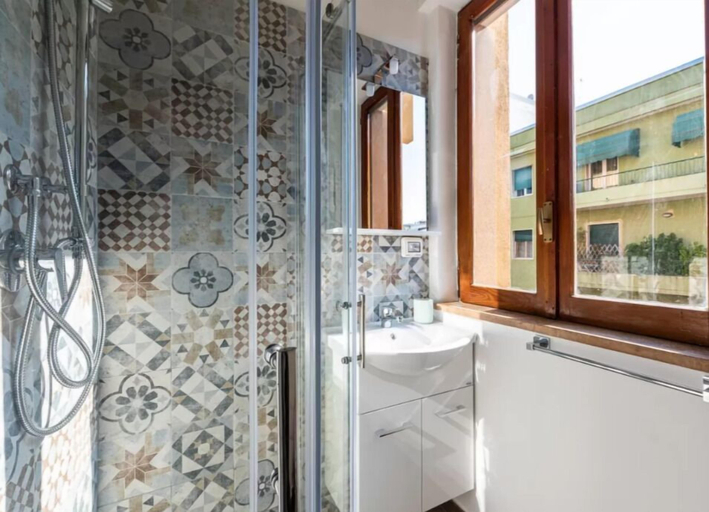 Bathroom 4, BARIROOMS - CENTRAL STATION, Bari