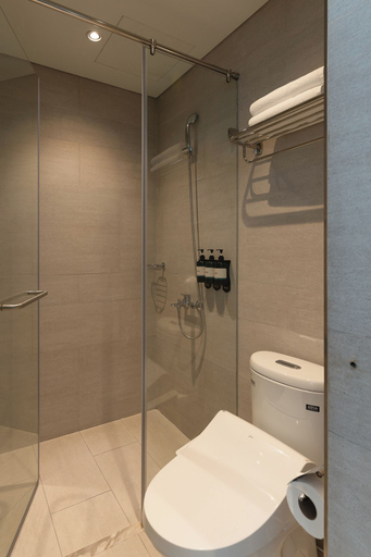 Bathroom 5, MEANDER Saigon, District 1