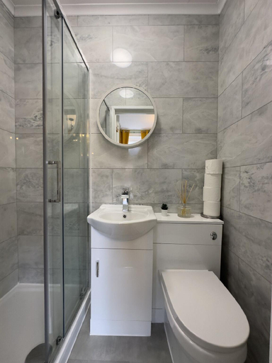 Bathroom 3, Camden Rooms, London