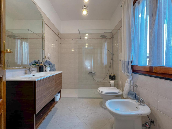 Bathroom 2, 49 Sea Rooms - Guesthouse by Host Hero, Sassari