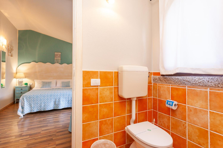Bathroom 2, Domus Francy, Nuoro