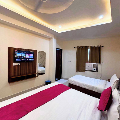 Room 4, Hotel Om Palace, Mathura