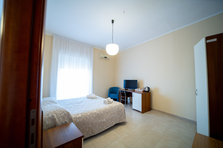 Bedroom 4, Hotel Parnaso, Cosenza