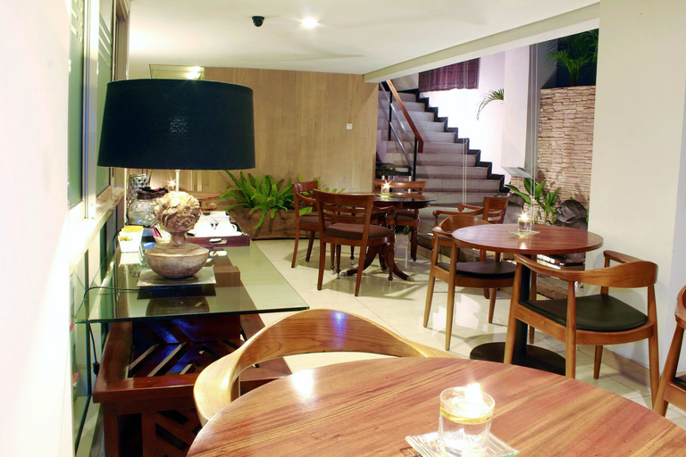 Food & Drinks 5, W Home Senopati, South Jakarta