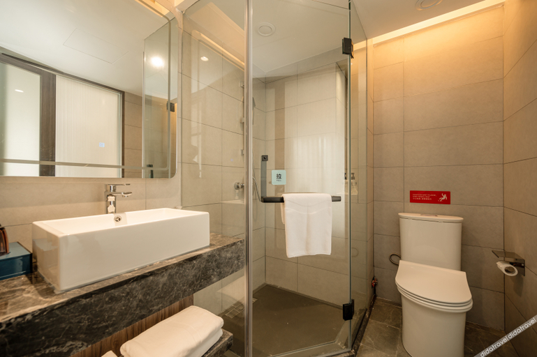 Bathroom 3, Echarm Hotel Zhanjiang Zhanchuan Avenue Wanda Plaza, Zhanjiang
