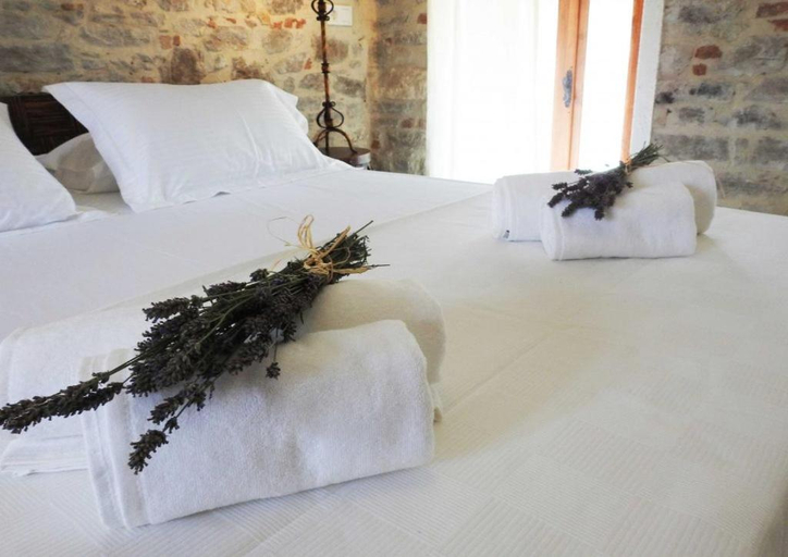Bedroom 2, Kucukkoy Otel, Ayvalık