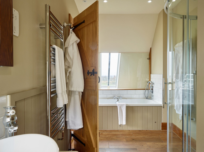 Bathroom 3, The Plough Inn, Kent