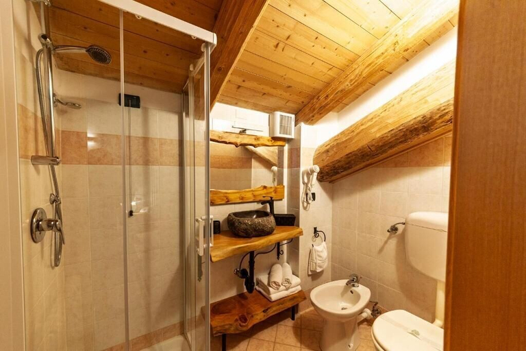 Bathroom 3, Chalet Chapeau R. a R., Trento