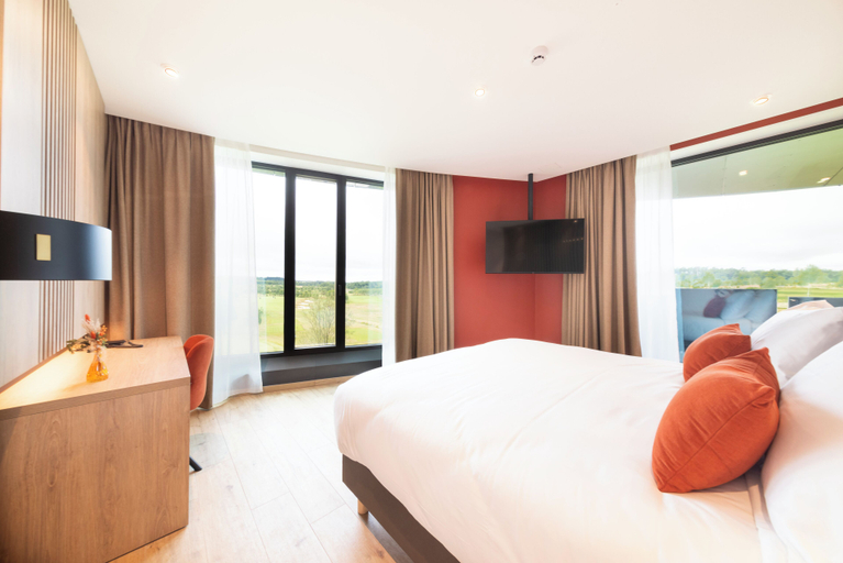 Others 3, Hotel du Bois d'Arlon, Luxembourg
