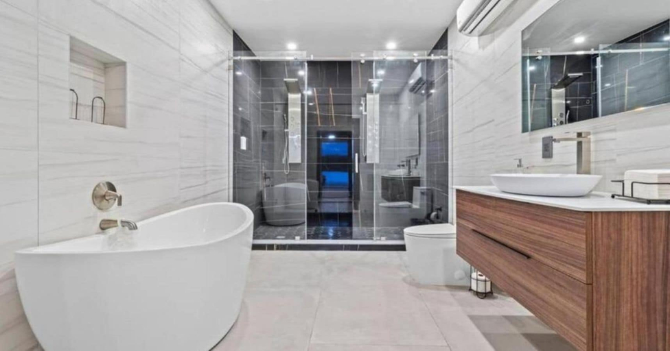 Bathroom 2, Star Villa Opulent Waterfront Property, Miami-Dade