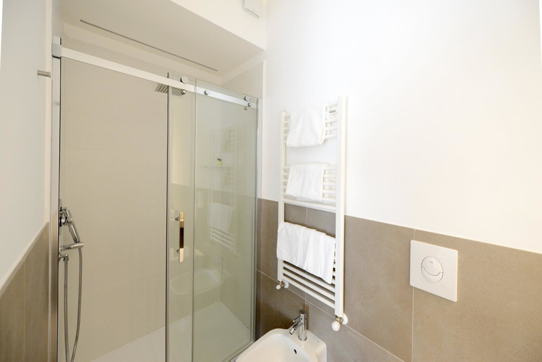 Bathroom 5, Miramed Rooms, Campobasso