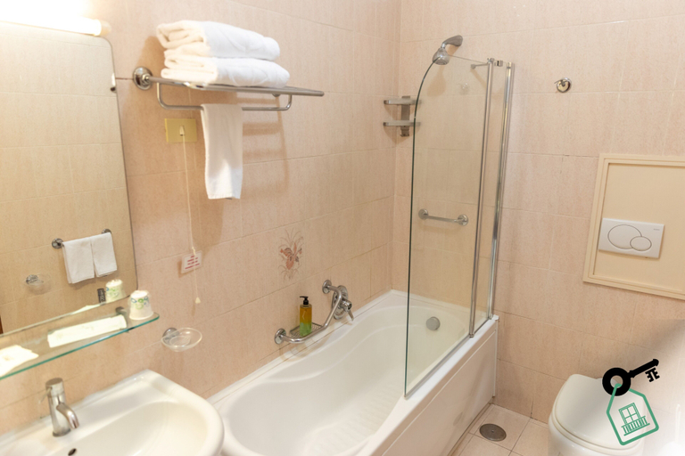 Bathroom 5, HOTIDAY Hotel Sorrento, Napoli