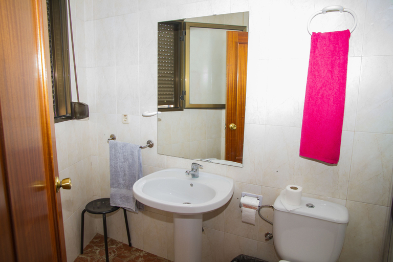 Bathroom 4, Hotel Manises, Valencia