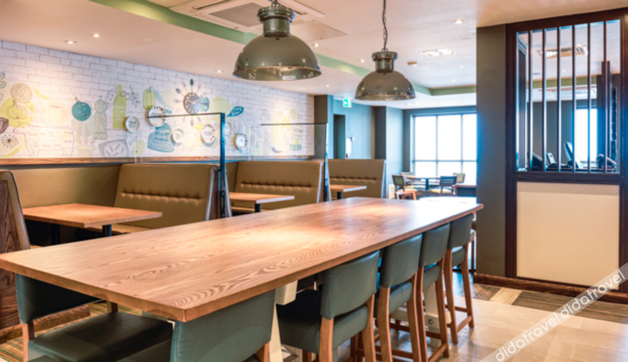 Food & Drinks 5, Premier Inn Newquay - Seafront, Cornwall